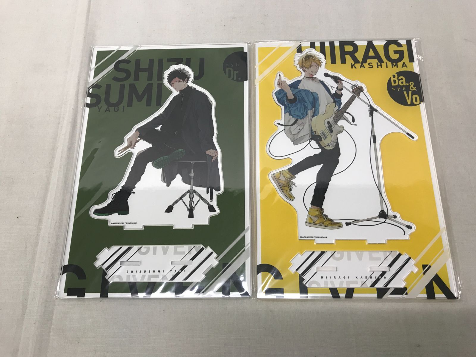 OneMall provides Mercari products: ギヴン展 つながるBIGアクリル