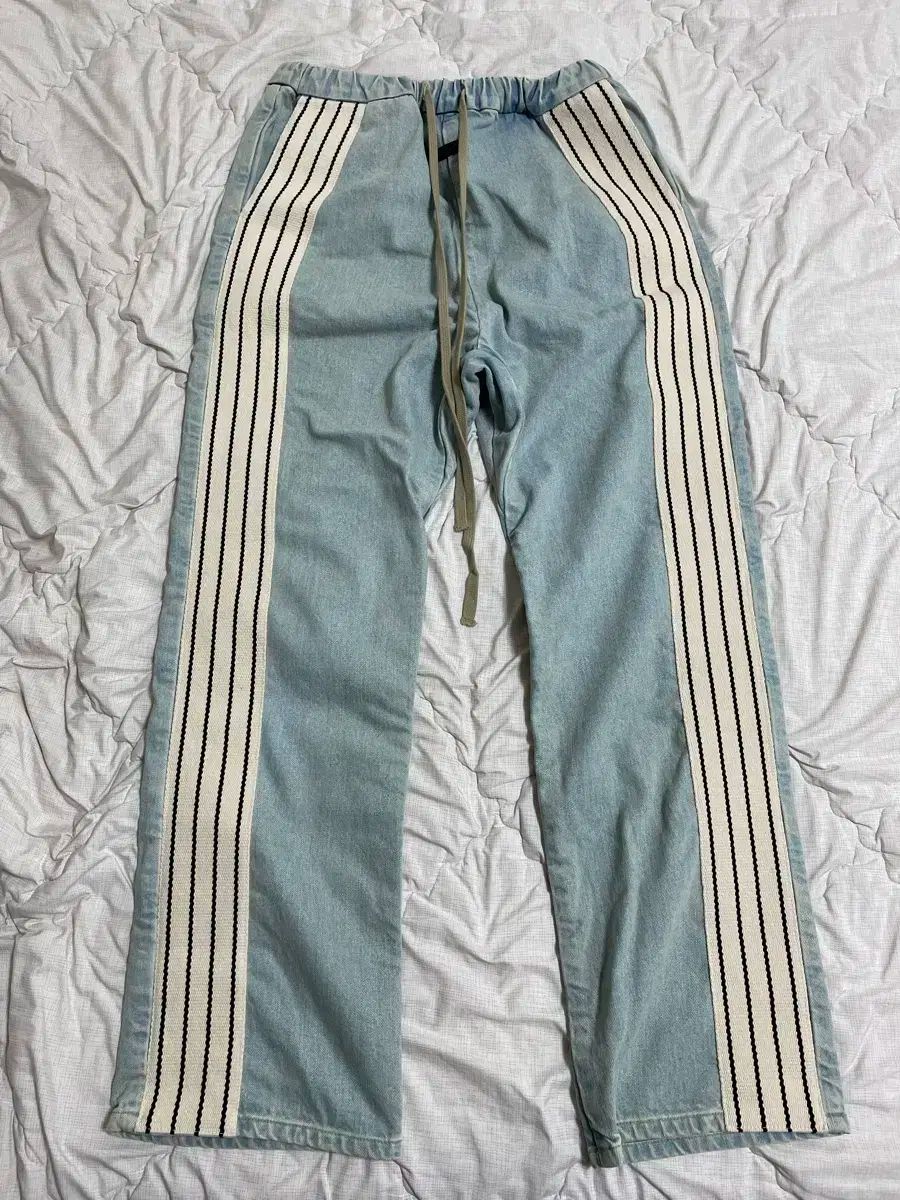 短期出品　売り切り値段　Fear of god 8th デニムストライプパンツ FEAR OF GOD(フィアオブゴッド) 8TH デニム ストライプ
