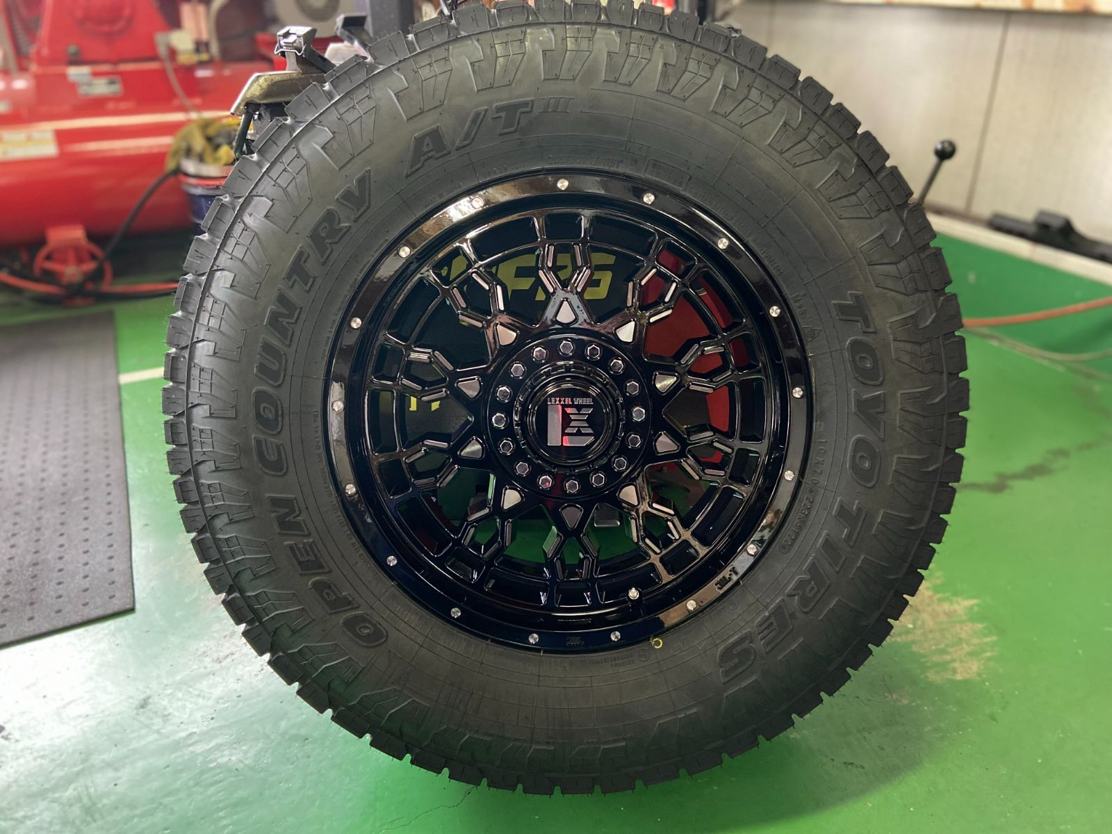 TOYO オープンカントリー AT3 265/65R17 or 265/70R17 or 285/70R17 タイヤホイールセット ハイラックス  プラド FJ サーフ PreDator 1台分 - メルカリ タイヤ・ホイールセット