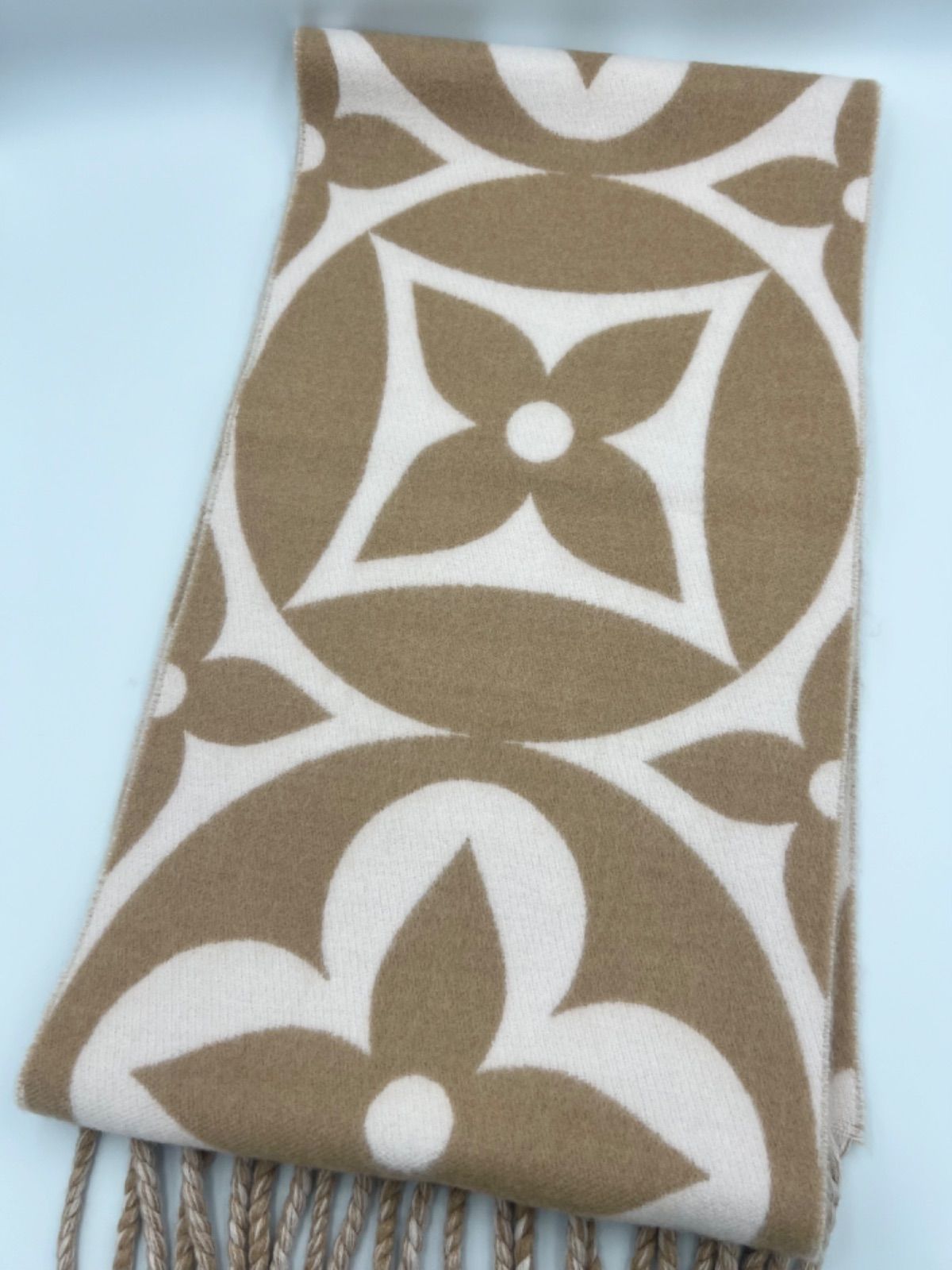 ルイヴィトン　マフラー・LV メダリオン　M79213 LOUIS VUITTON（ルイ・ヴィトン） 美品☆LOUIS VUITTON 2024年製