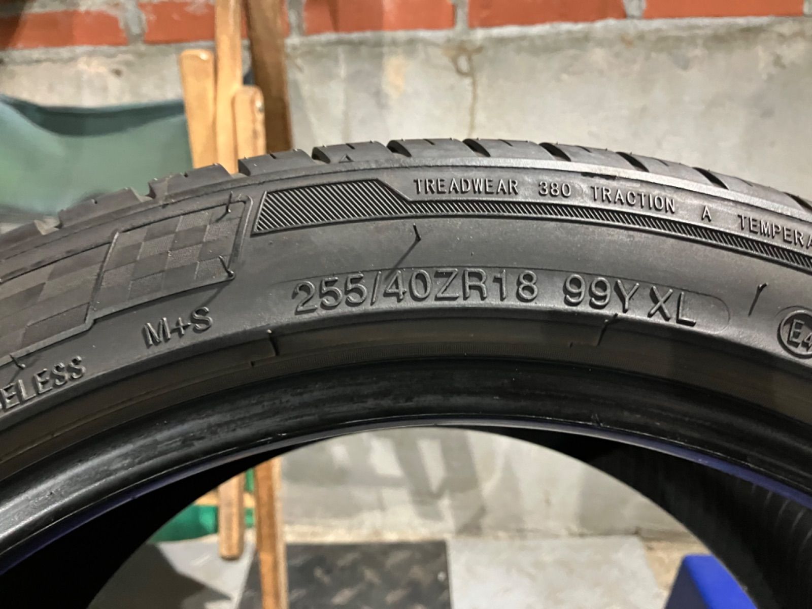 シバタイヤ 255/40ZR18 99W XL タイヤ 4本(送料込み) サマー シバタイヤ 255/40ZR18 99W XL タイヤ 4本(送料込み) サマー
