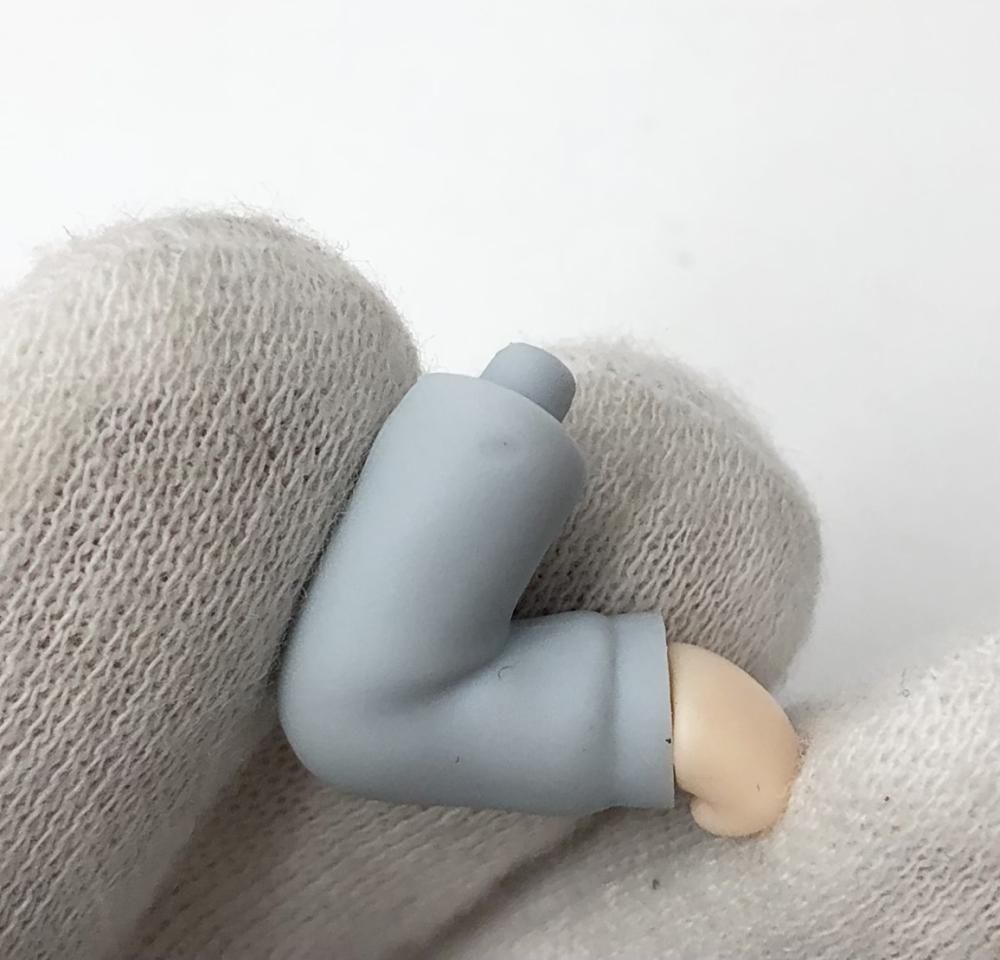 595
