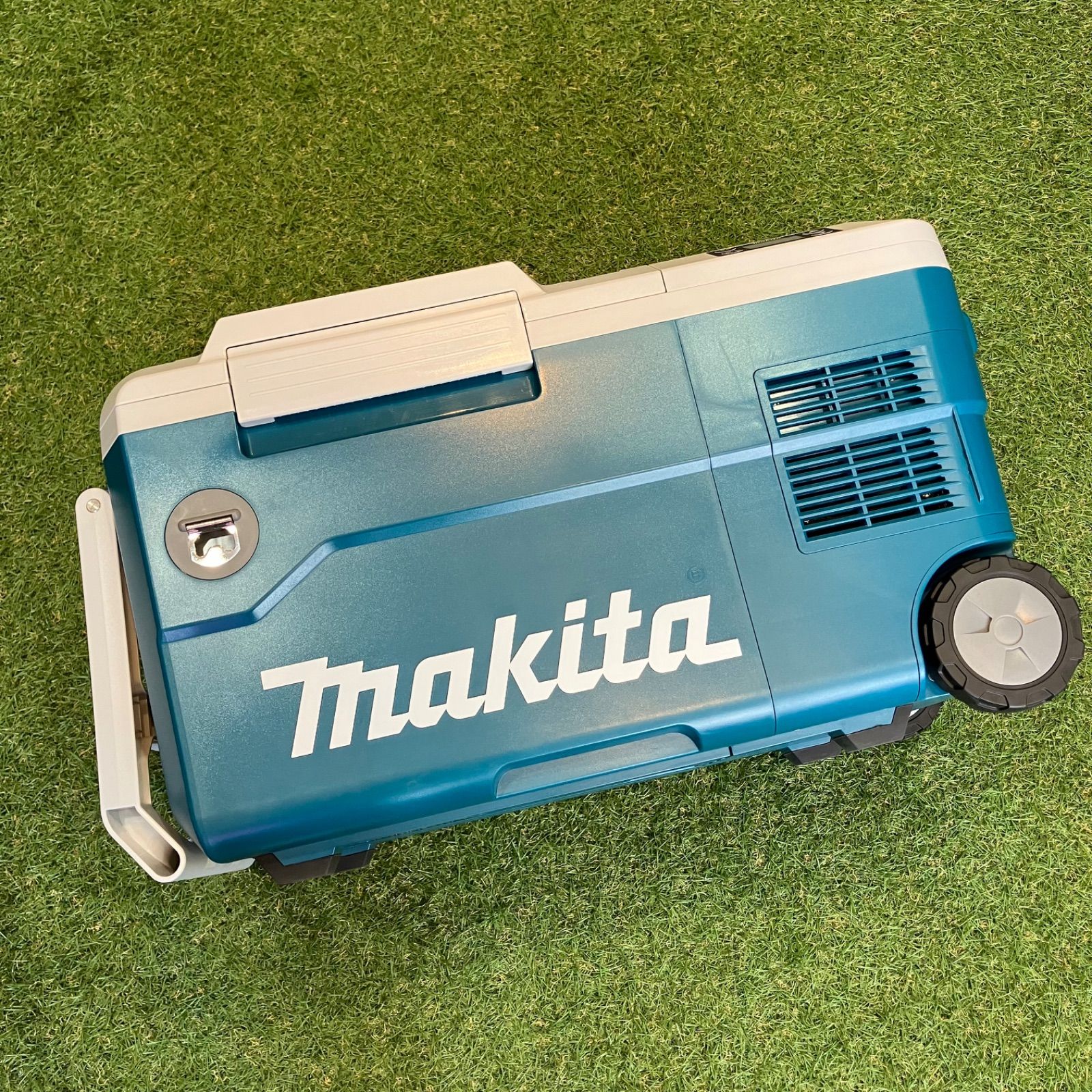 【送料無料】マキタ(makita) コードレス冷温CW001G ☆マキタ(makita) コードレス冷温庫 CW001GZO【川崎店