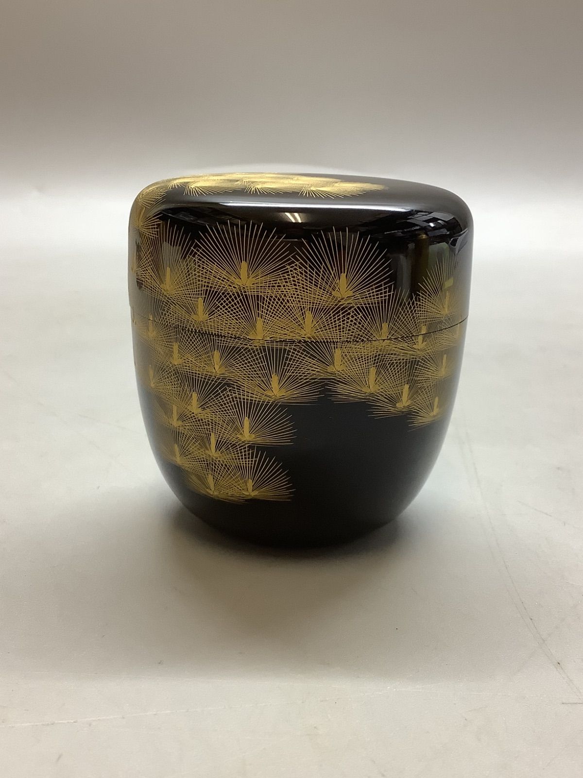 輪島塗　東恒博作　寿松沈金銘々盆　五客　美品　共箱　茶道　懐石膳　送料込 N6 輪島塗 東恒博 寿松沈金 なつめ 棗 茶道具 共箱 薄茶器 茶道