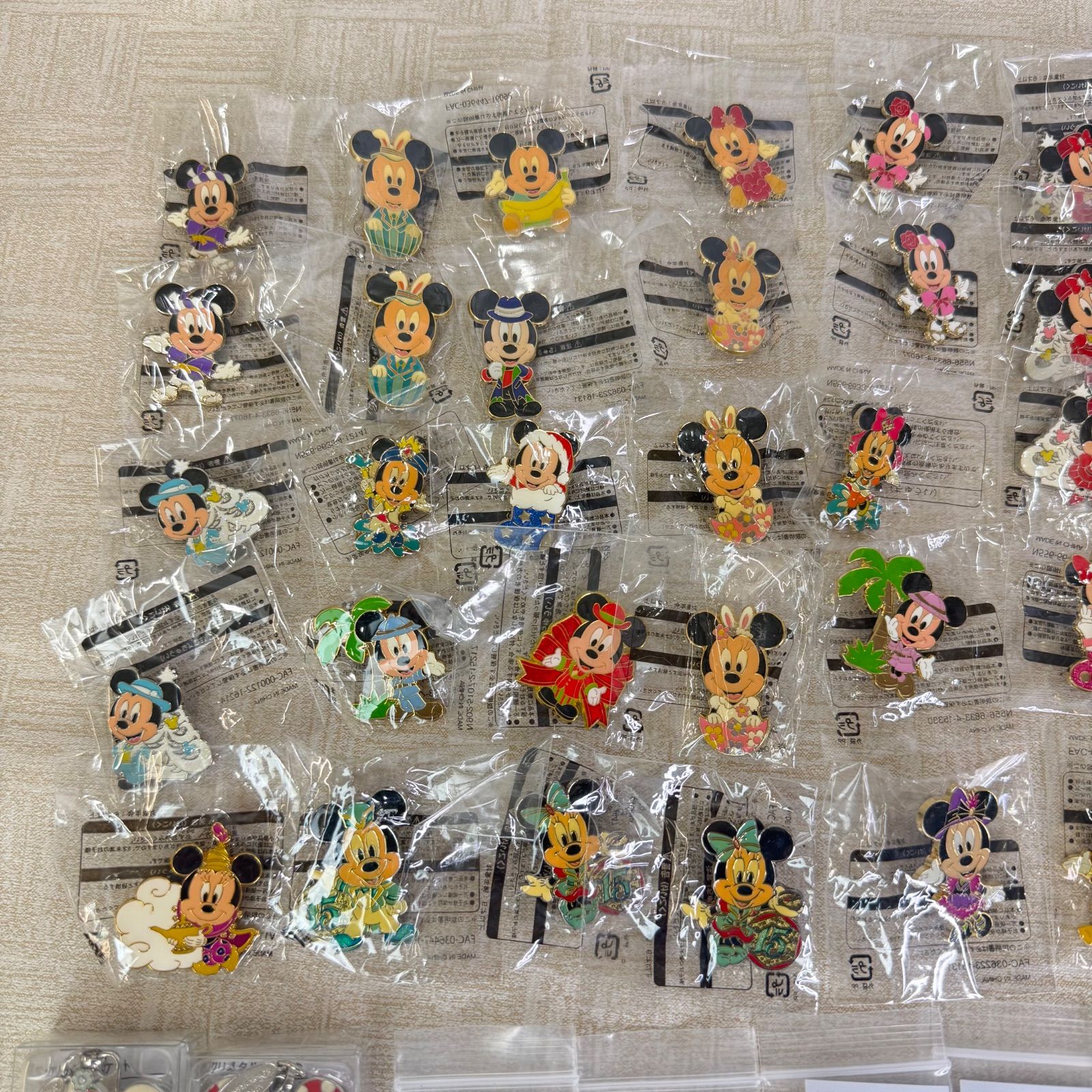 ディズニーコンプしたいミッキーたちの「ピンバッジ」！立体的 【激 
