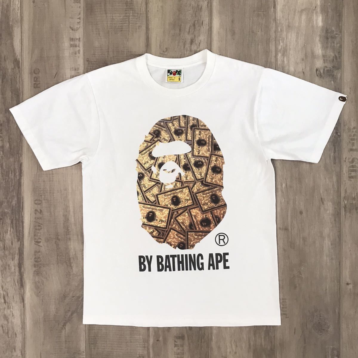 A BATHING APE  ゴールドカード　Tシャツ
