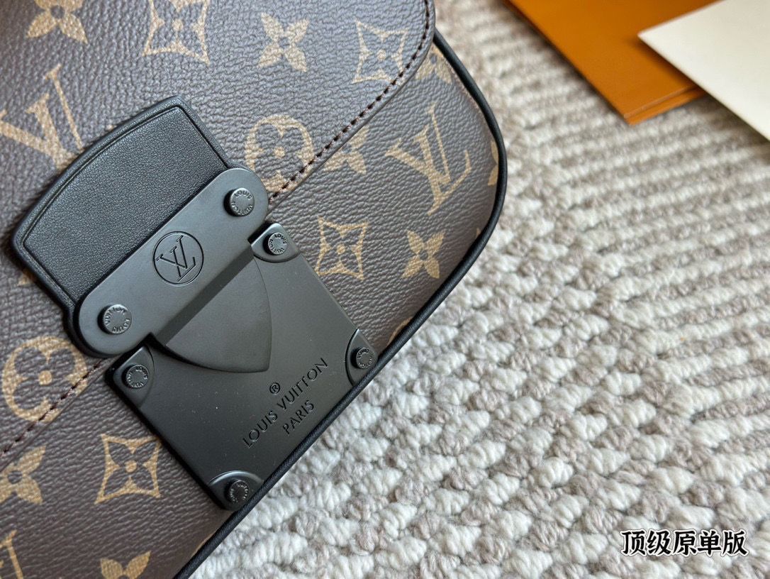 今日特価】LV New Season Monogram Men's Bag / ルイヴィトン 新
