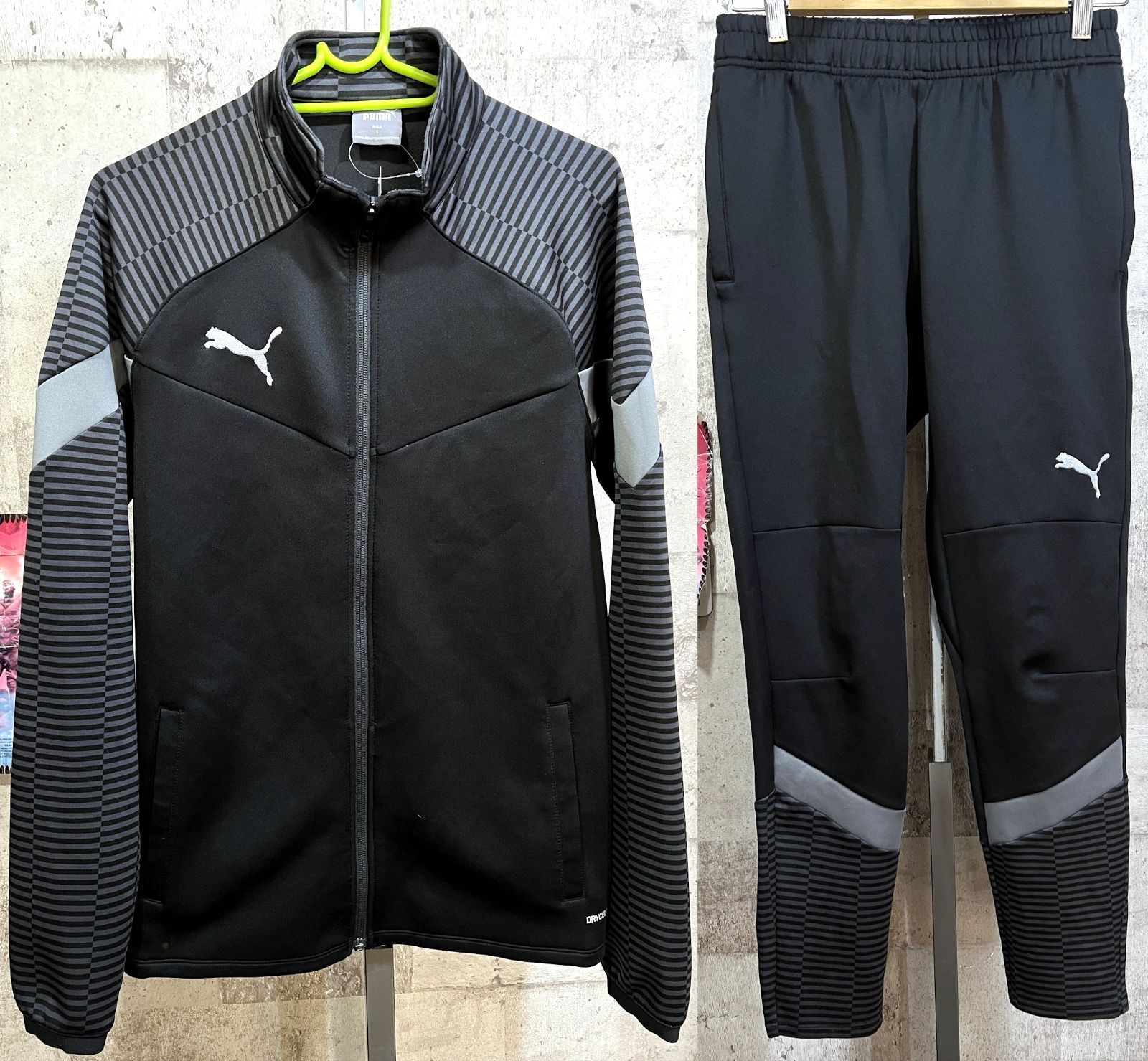 PUMAセットアップ 上Sサイズ 下Mサイズになります。特に傷汚れないです PUMAセットアップ 上Sサイズ 下Mサイズになります。特に傷汚れないです