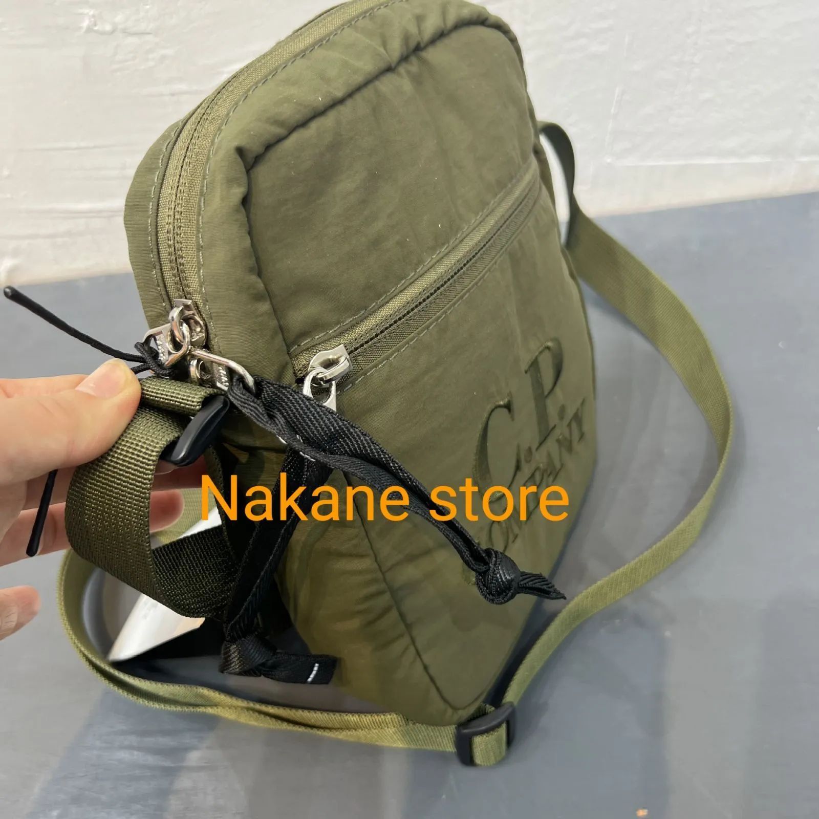 新品未使用 C.P.COMPANY ショルダーバッグ 人気 ファッションバッグ 