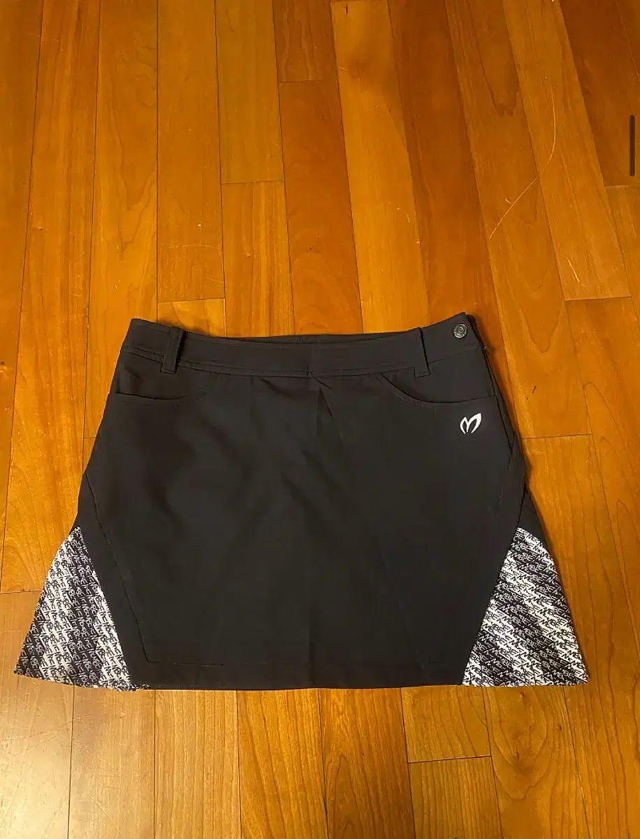 マスターバニー女性用レタリングプリーツスカート 1 （ 27 ー 28 ）