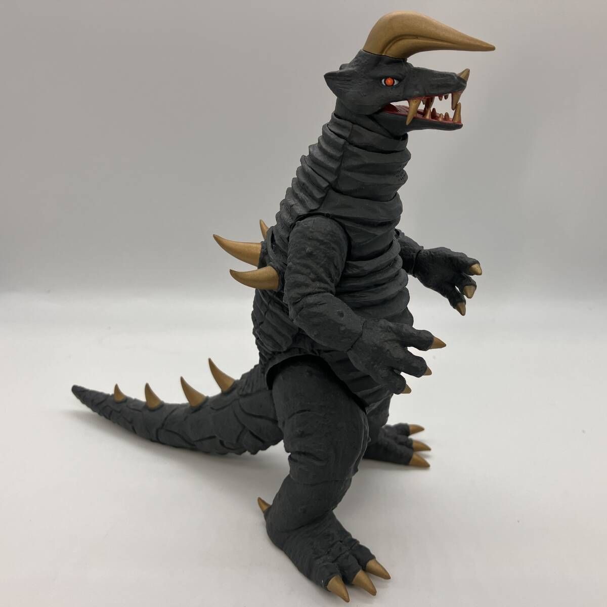 工場 S.H.Figuarts ブラックキング 帰ってきたウルトラマン s.h.