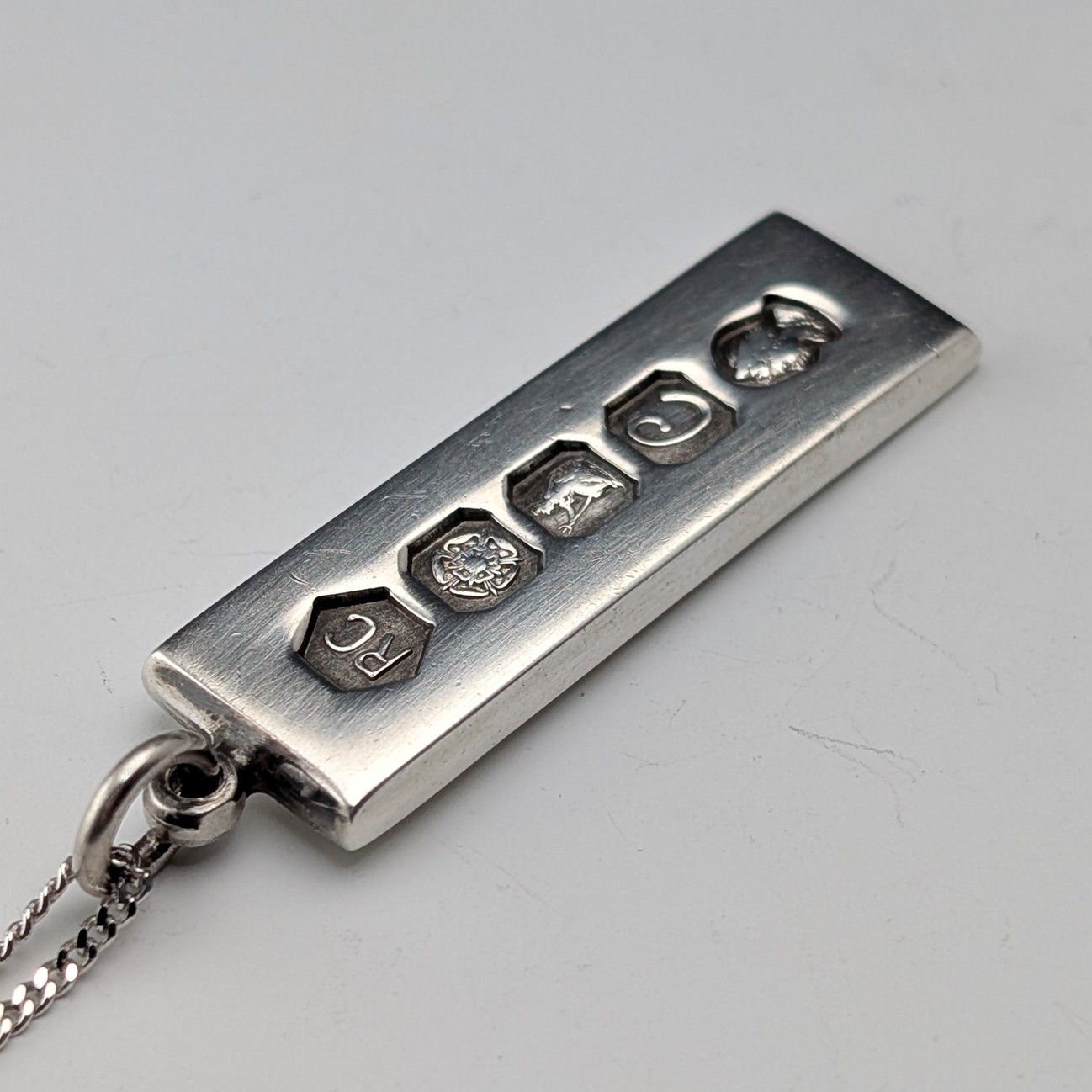 1977年 英国 アンティーク 純銀 インゴットペンダント silver 1977年 英国 純銀製 ジュビリーインゴットペンダント計39.1g