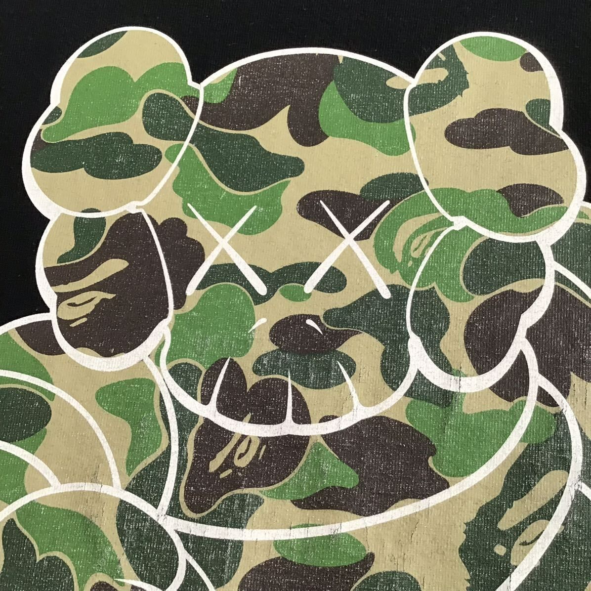 ☆激レア☆ KAWS × BAPE chum Tシャツ Mサイズ a bathing ape