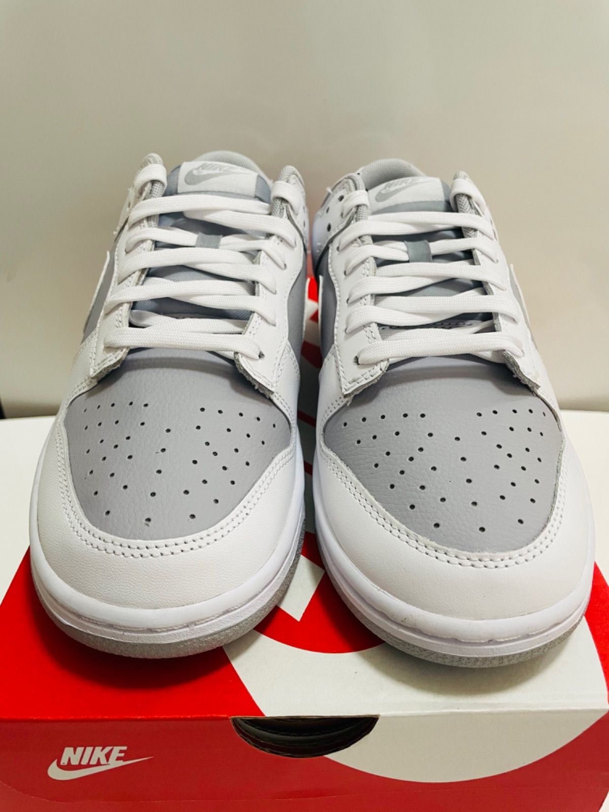 NIKE DUNK LOW グレーアンドホワイト ダンクロー - メルカリ