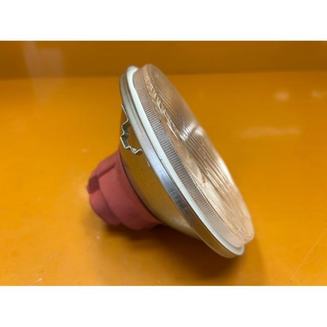 セミシールドビームヘッドランプ