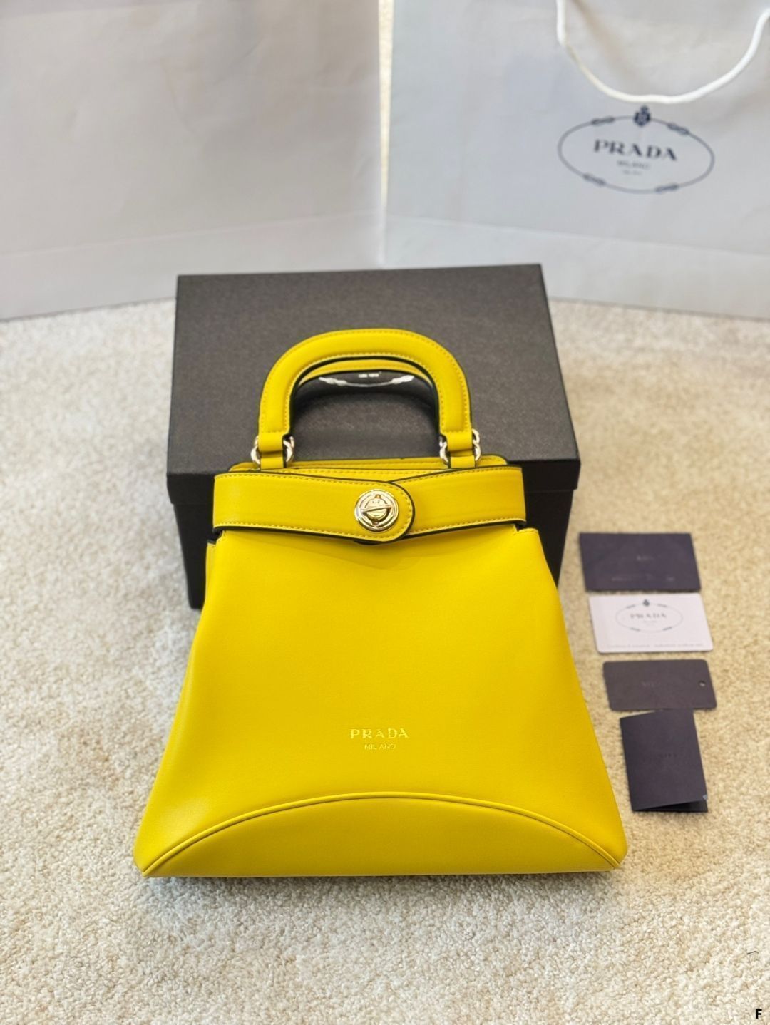 今日特価】Prada 25 ショーコレクション ショルダーバッグ 45