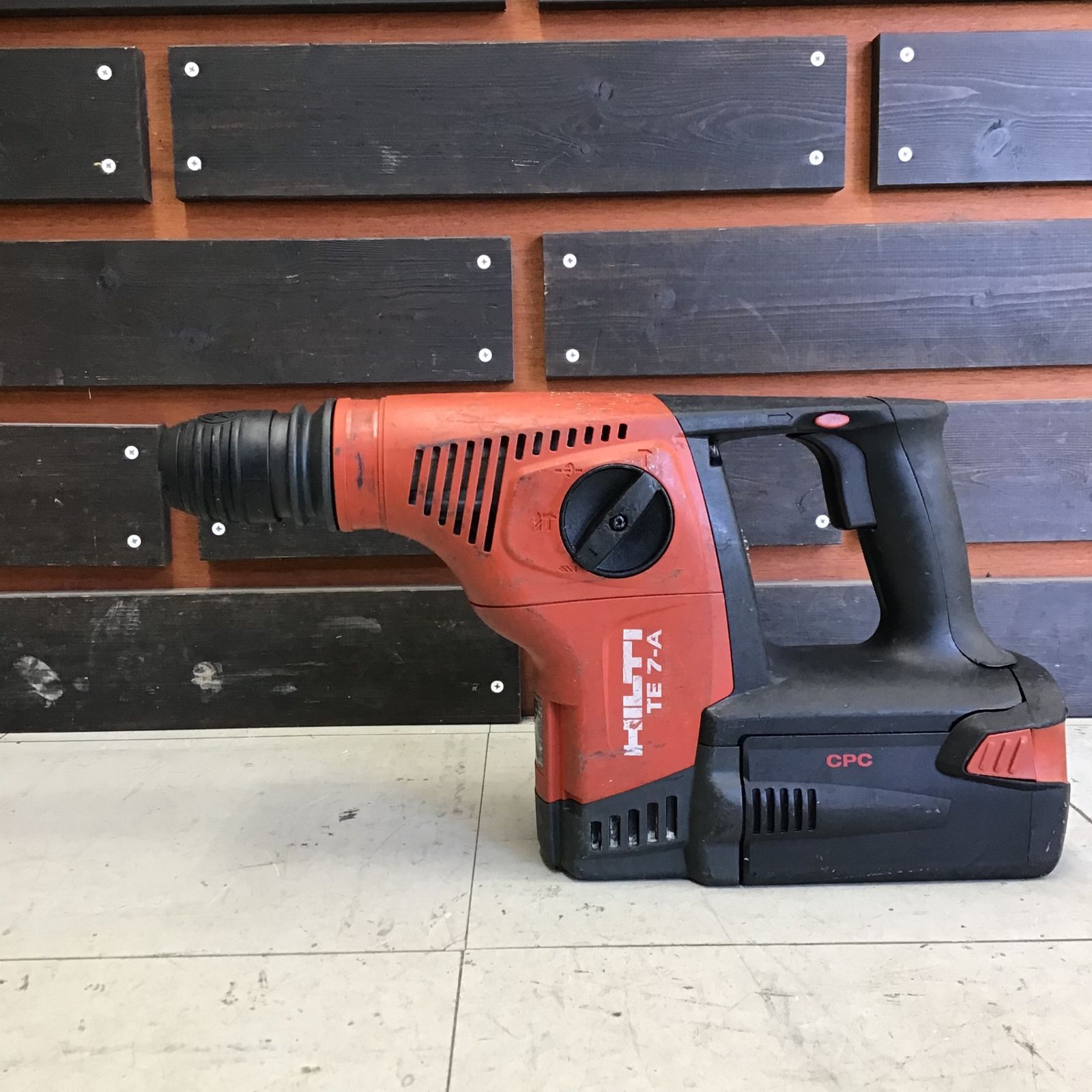 ✨ヒルティ　中古　TE7DRS　ハンマドリル集じんシステム　付属品付き✨うるま市田場✨ ✨ヒルティ ロータリハンマドリル TE7-A 集じんシステム付属 中古