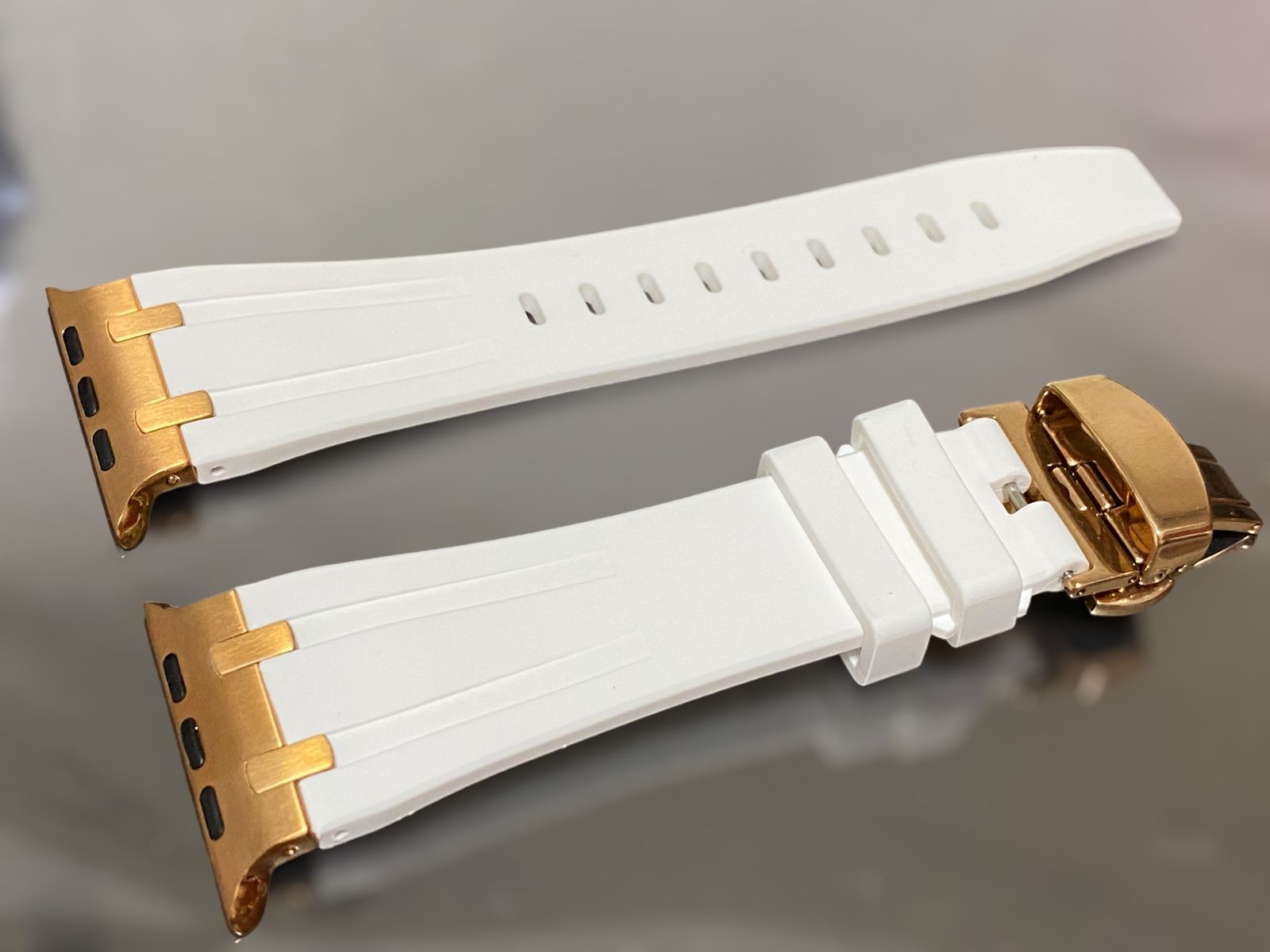 ローズ　ホワイト　アップルウォッチ ラバーベルト Apple Watch ケース　カバー　40mm 41mm 44mm 45mm49mm Apple Watch 用