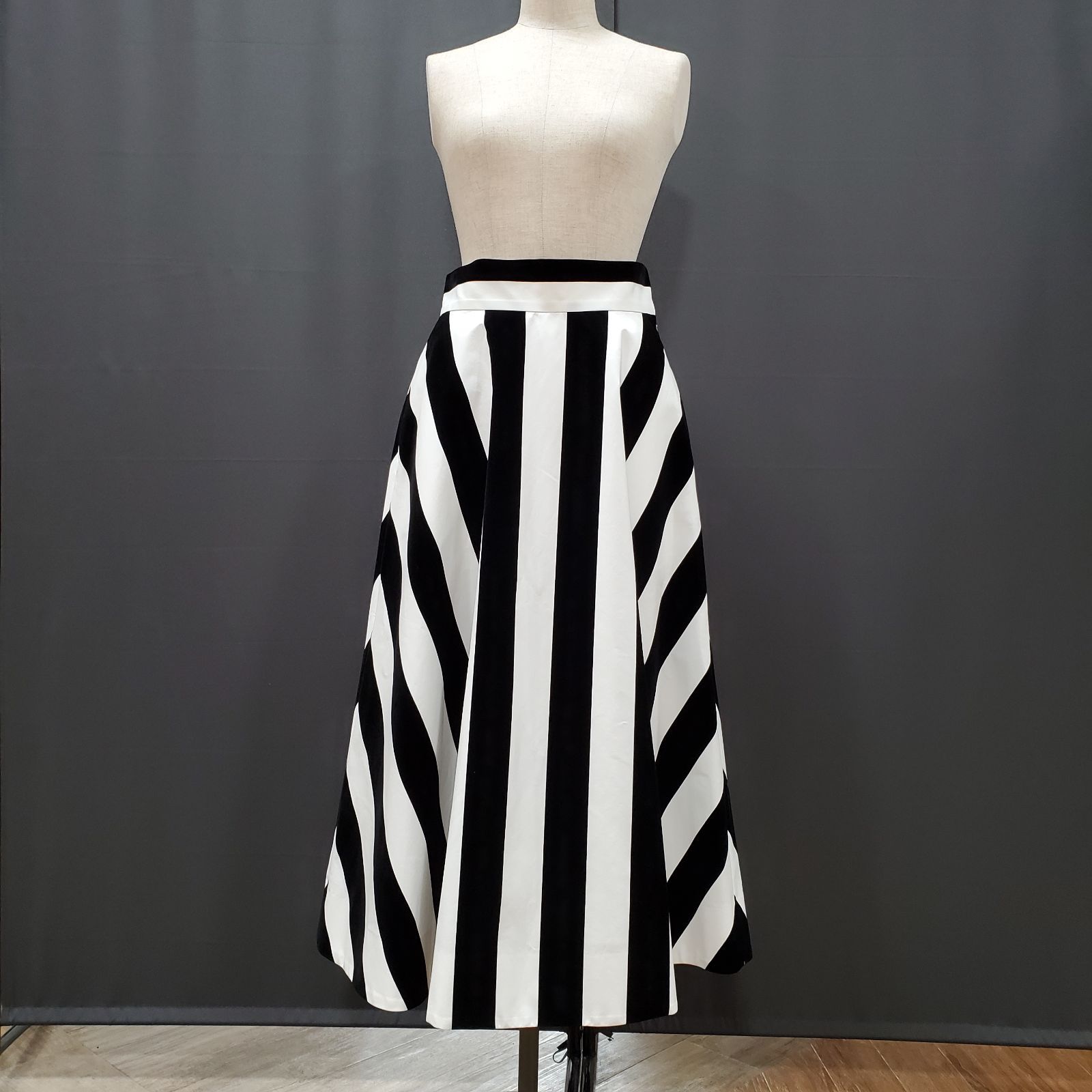 シートーキョー スカート36 She Tokyo ストライプ スカート SHE Tokyo