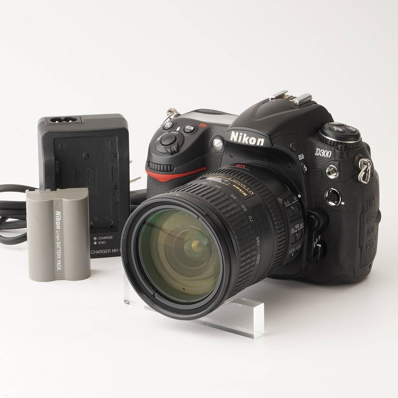 ニコン Nikon D300 / AF-S DX Nikkor 18-200mm F3.5-5.6 G ED VR 