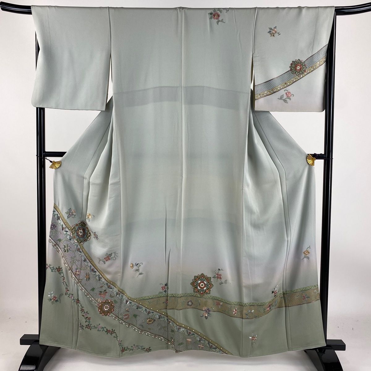 送料無料　本物保証　明時代花草文青華平碗　径14.5ｃｍ　① 花唐草紋青花壺(明代)