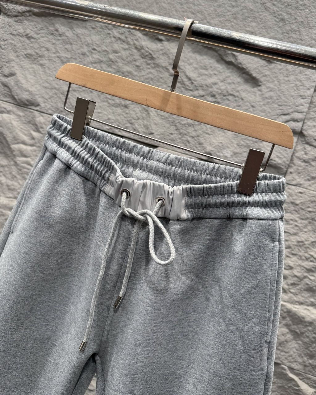 グレーショートパンツ