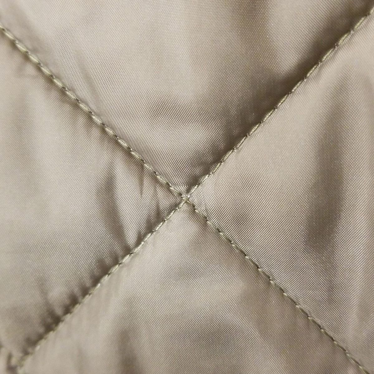 ライトブラウン