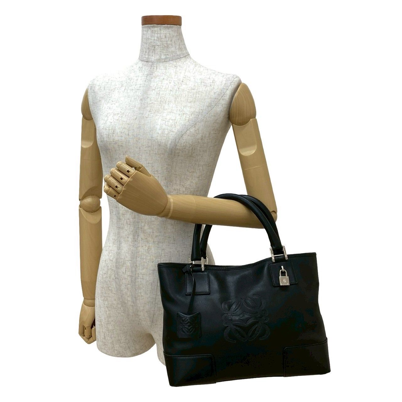 極 美品 保存袋 鍵付き LOEWE ロエベ アナグラム ロゴ エンボス レザー