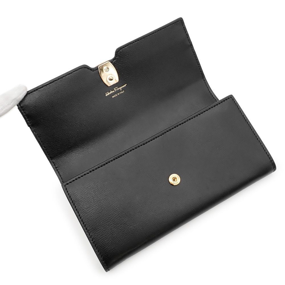 サルヴァトーレフェラガモ ヴァラ・リボン 長財布 レディース 型押し  