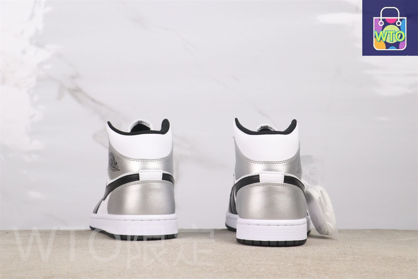 ミッドカットブラックシルバー