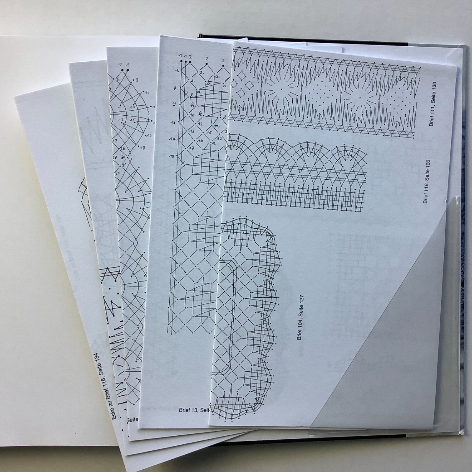 手芸本 ボビンレース BOBBIN LACE Kloppeln 別紙図案付属2冊 Amazon.co.jp: 手芸図案 □ARTBOOK_OUTLET□ N2-145 ボビン