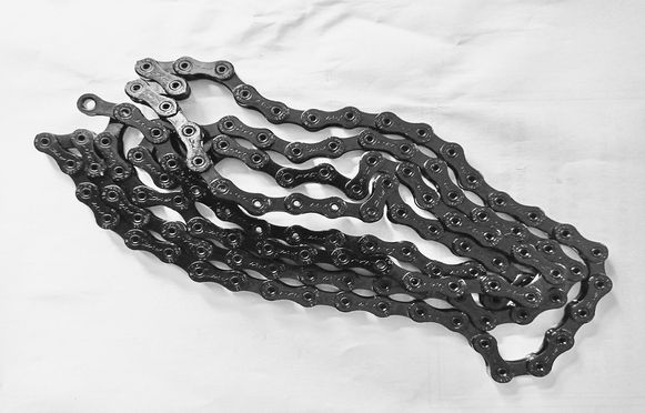 2営業日で発送 PYC CHAIN P1201チェーン DLC ブラック 12S