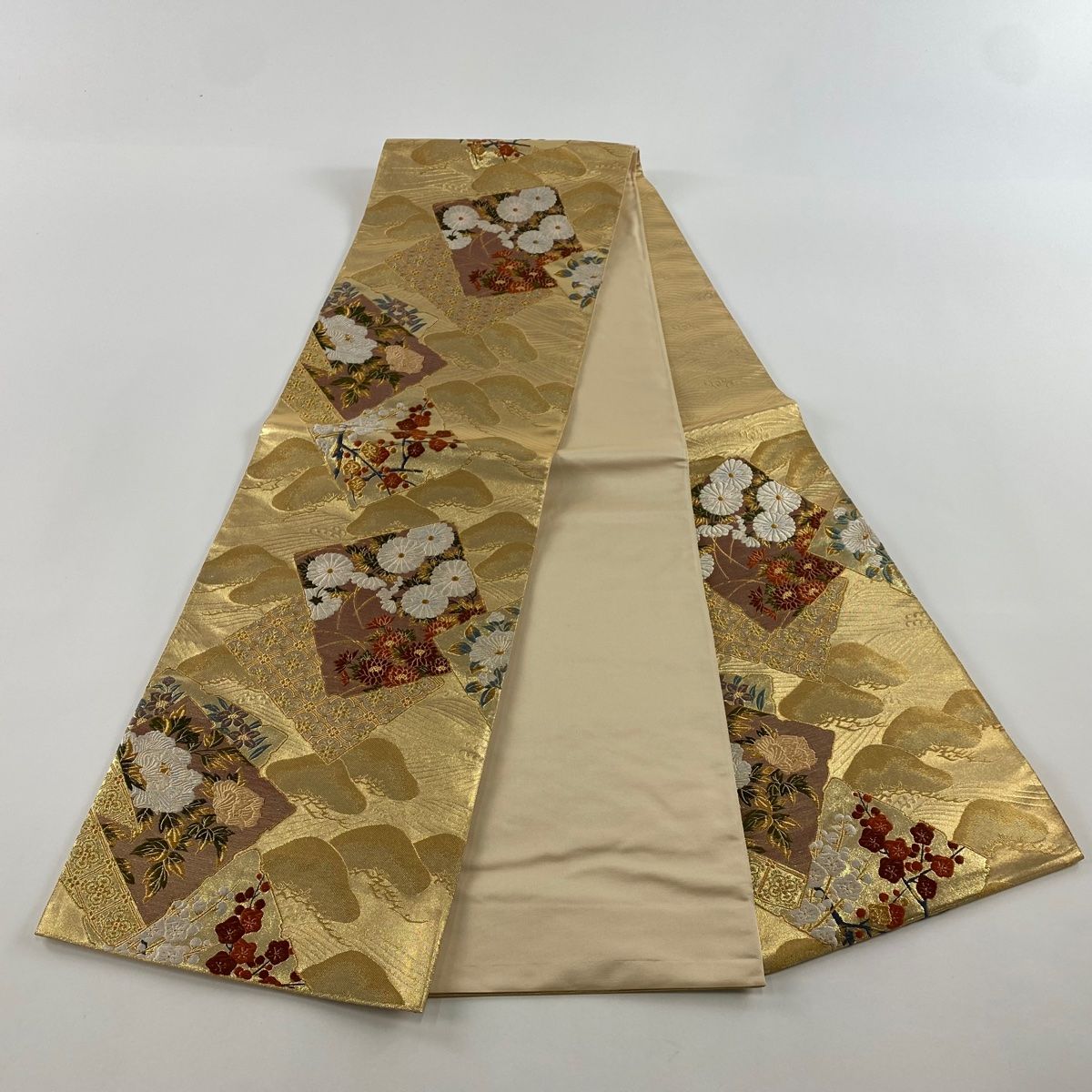 【公式】フジのお歳暮・冬ギフト 破れ色紙 秀品 美品 袋帯 草花 【中古 正絹 六通 金色 箔 金糸 着物・浴衣