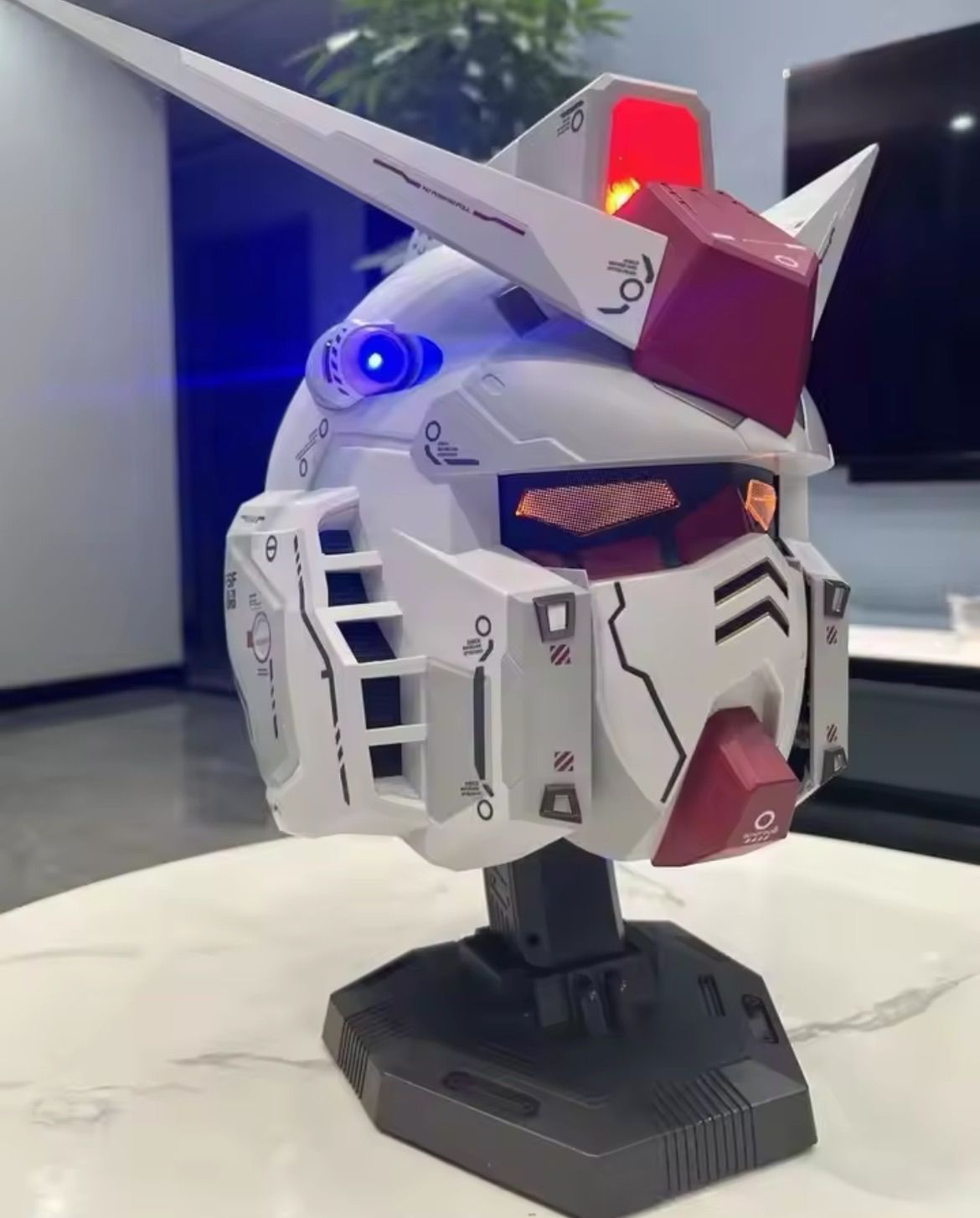 ガンダム Rx-78 アクションヘルメット ギア LED発光 470×490×340 ガンダム Rx-78 アクションヘルメット ギア LED発光 470×490×340