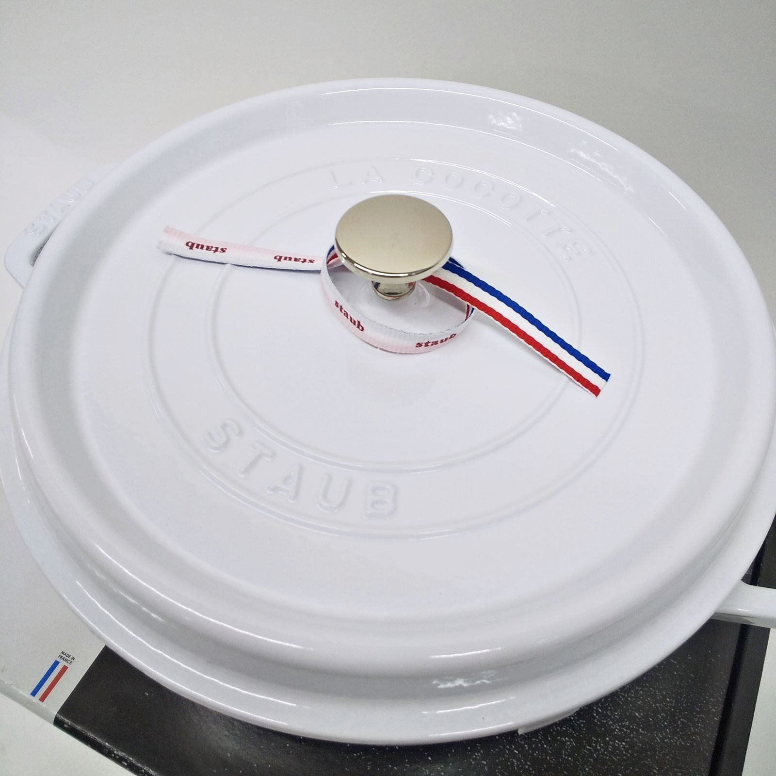 ストウブ 26cm ピコ・ココットラウンド シャローホワイト 40501-148 鍋