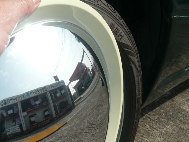 ブー二ーホワイト ホイールカバー4枚1台分