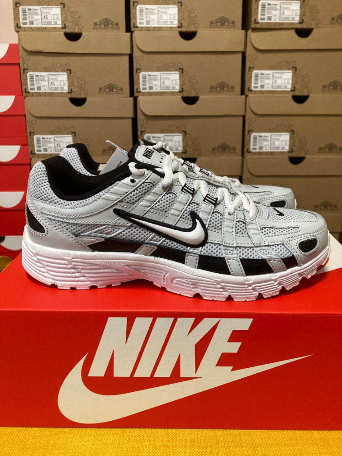 新品未使用】NIKE P-6000 ピュアプラチナム/ブラック／ホワイト