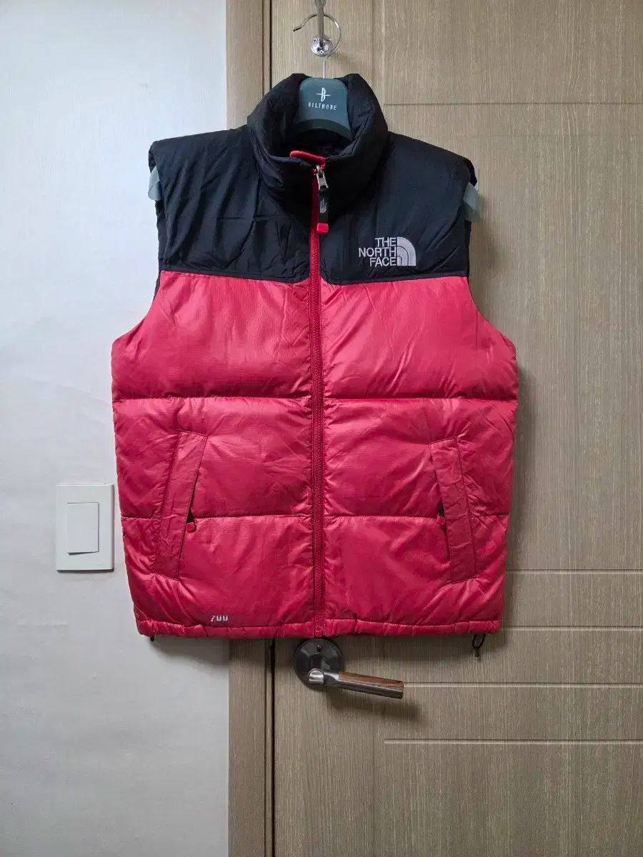 THE NORTH FACE ザノースフェイス ヌプシ Nuptse 赤黒 グースダウン ダウンベスト 90