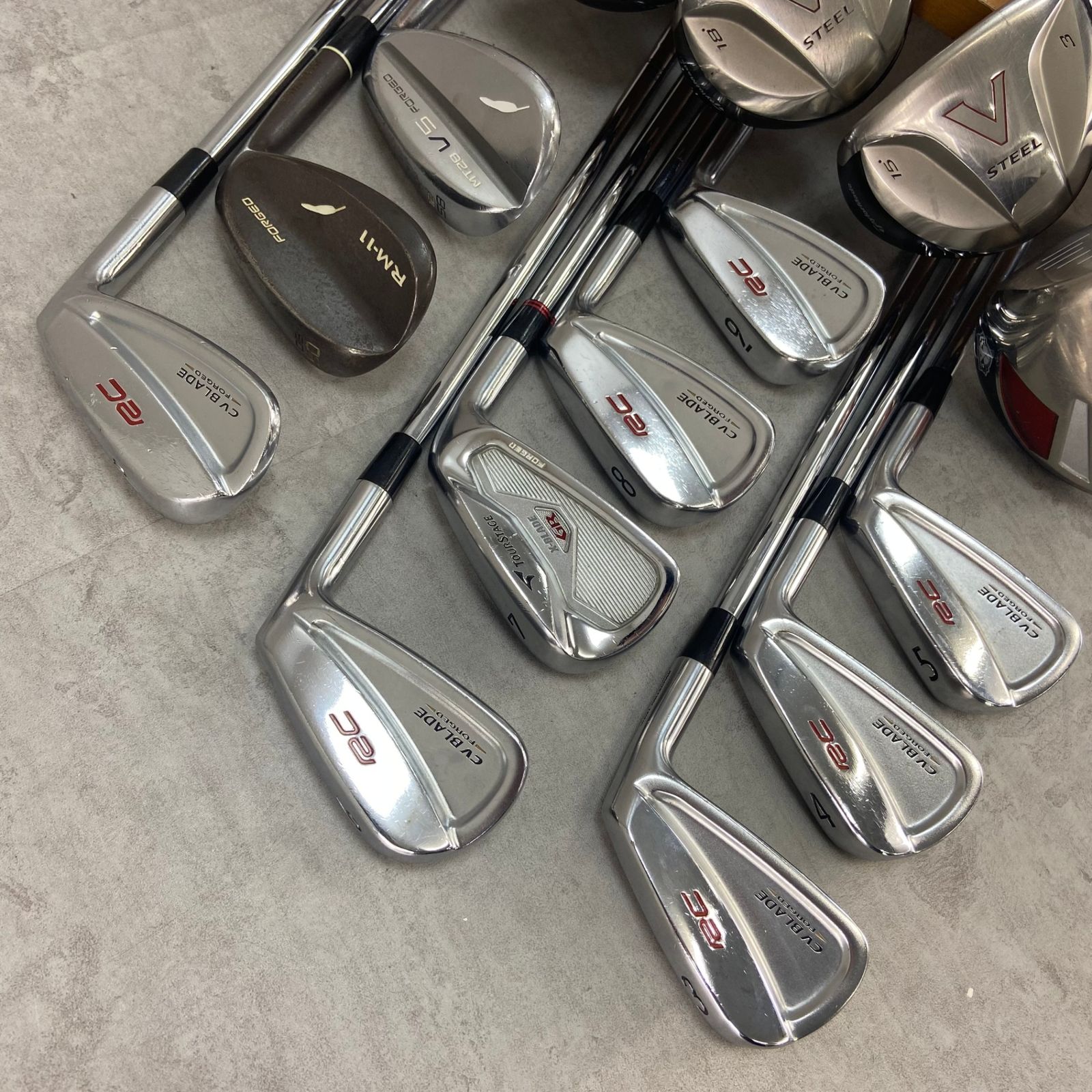 TaylorMade - TaylorMade　テーラーメイド　le　coq　sportif　ルコックスポルティフ　メンズゴルフ15本セット　S　右利き用　キャディバッグ TaylorMade テーラーメイド le coq sportif ルコック