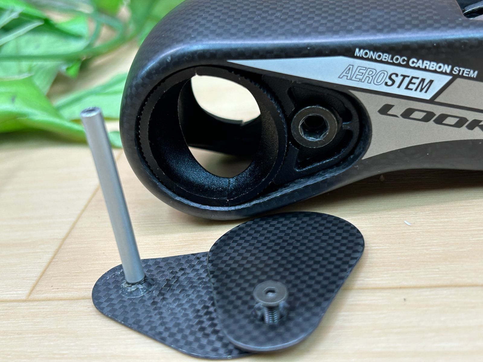 イチ推し!! 希少!! 美品!! LOOK AERO STEM 80mm 155g ルック専用