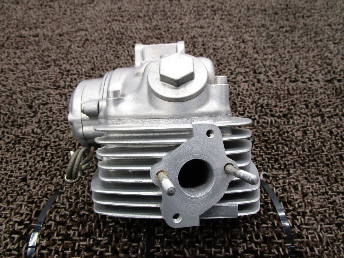 シリンダーヘッド