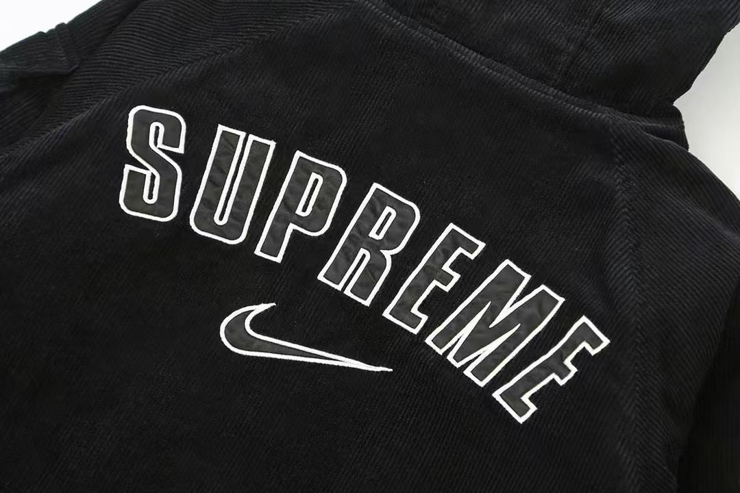 supreme x nike 22ss ダウンジャケット