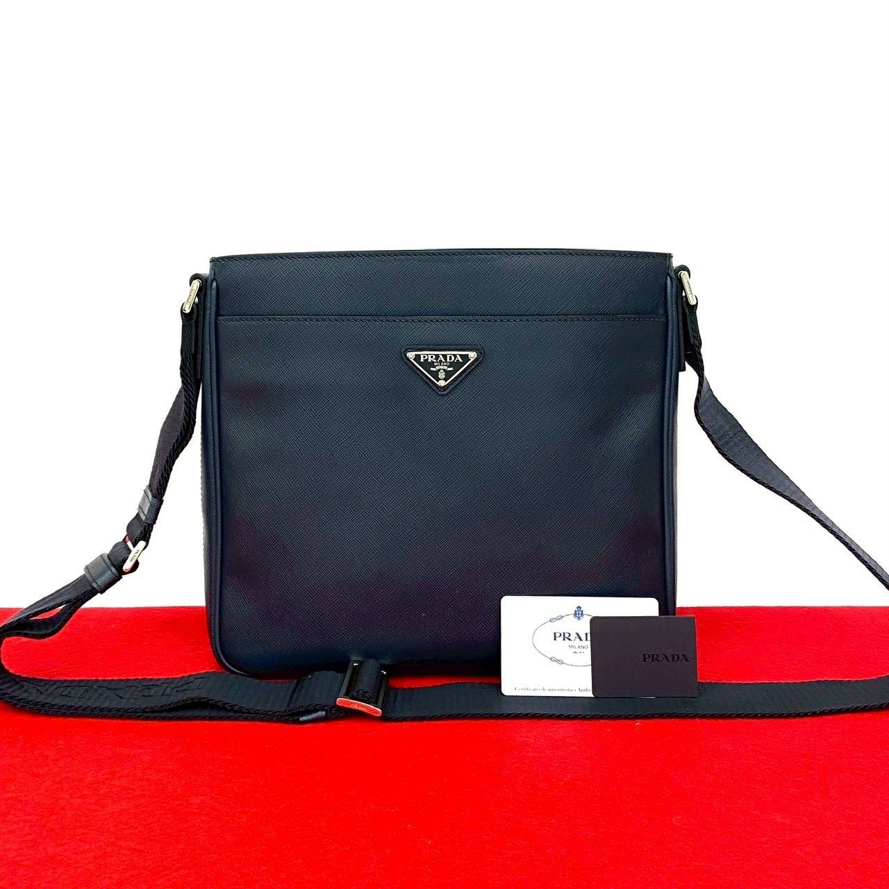 極 美品 希少品 PRADA プラダ 三角ロゴ シルバー 金具 サフィアーノ