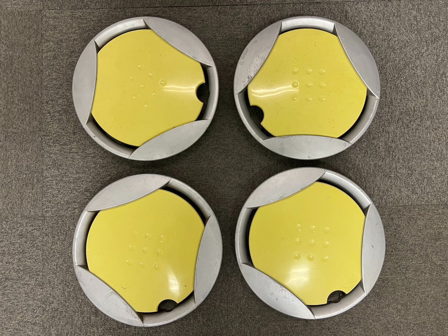 SUZUKI|スズキ ツイン ホイールカバー黄色