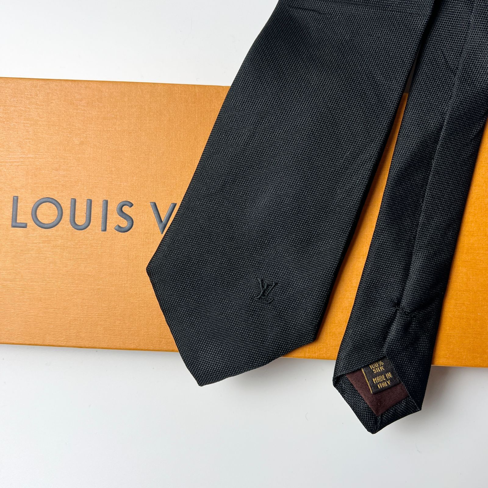 美品 ルイヴィトン Louis Vuitton ネクタイ シルク100% ブラック 2410