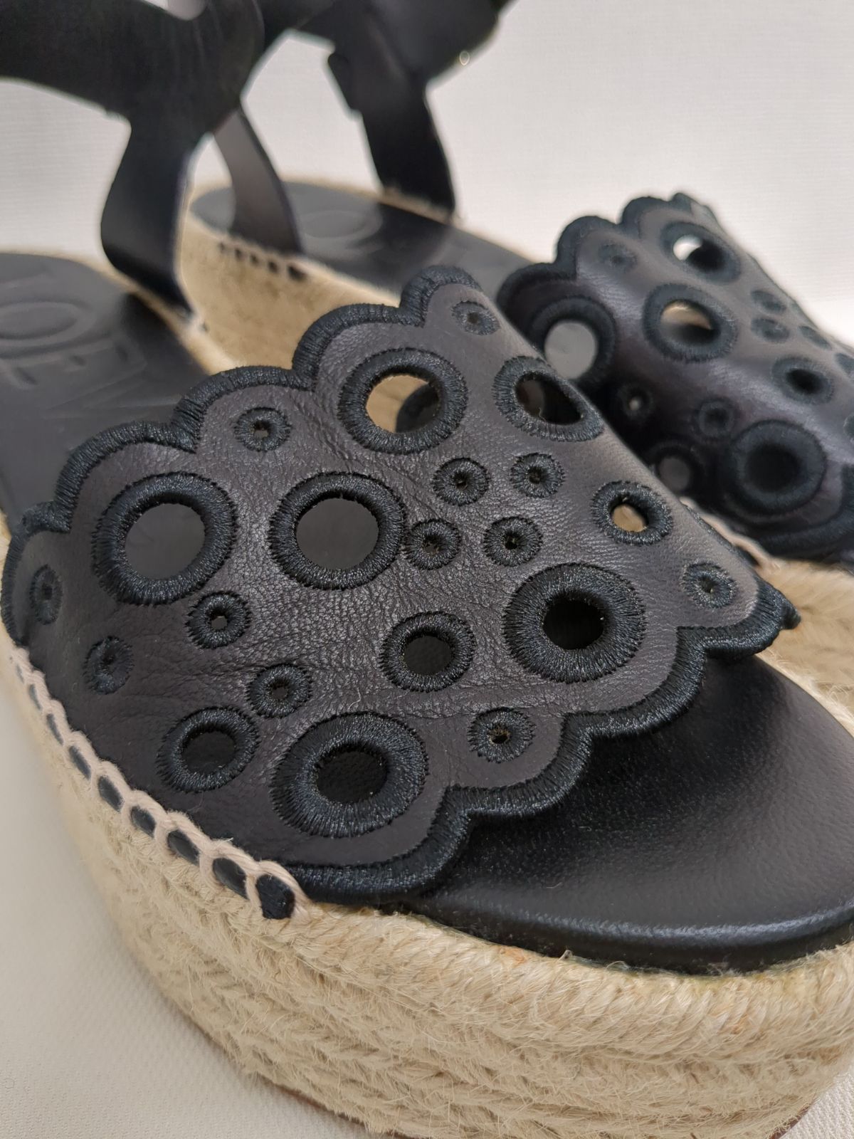 LOEWE ロエベ パンチングレザー エスパドリーユ 厚底サンダル - メルカリ 