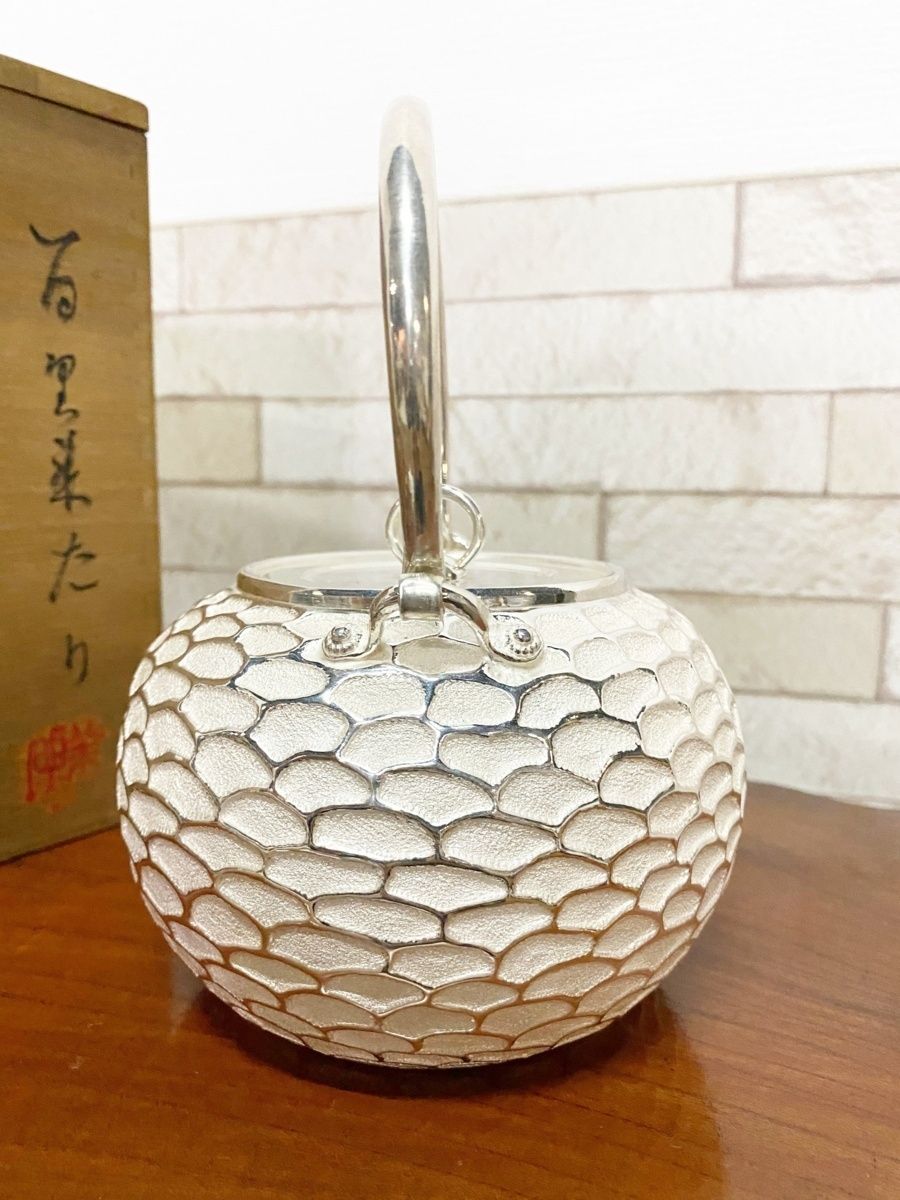 未使用品、供箱、付属品付 南部盛榮堂OIGEN造 算玉アラレ 南部鉄瓶