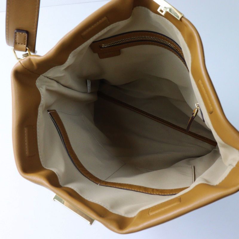 Punti. ハンドバッグ キャメルブラウン（ALMOND）未使用品 美品 プンティ PUNTI. GRAFT L TOTE スムースレザー トート