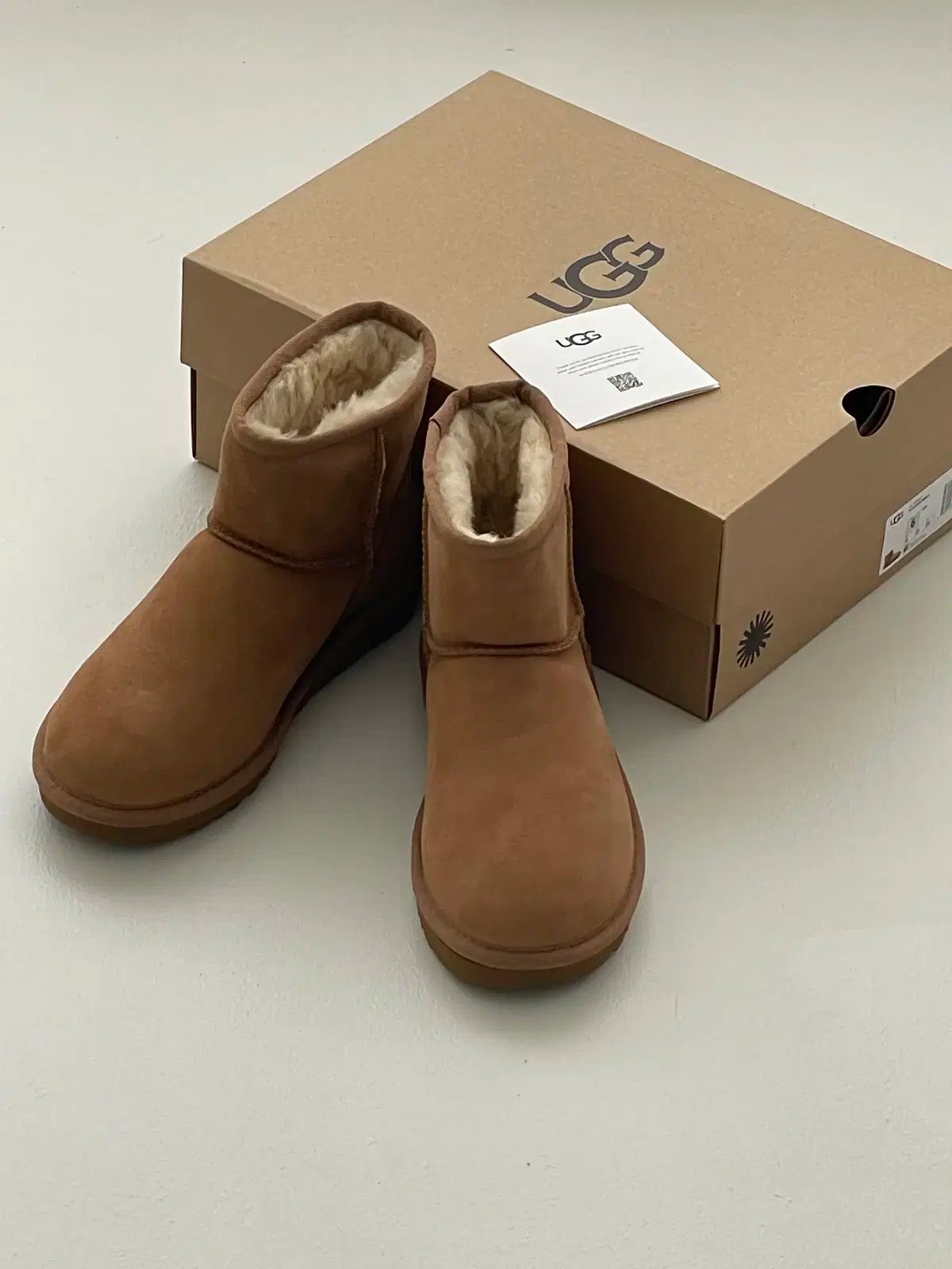 ヴァレンティノ VALENTINO ブーツ ショートブーツ 靴 シューズ スエード ブラック ゴールド ブーティ ロックスタッズ ヴァレンティノ VALENTINO ブーツ ショートブーツ 靴 シューズ