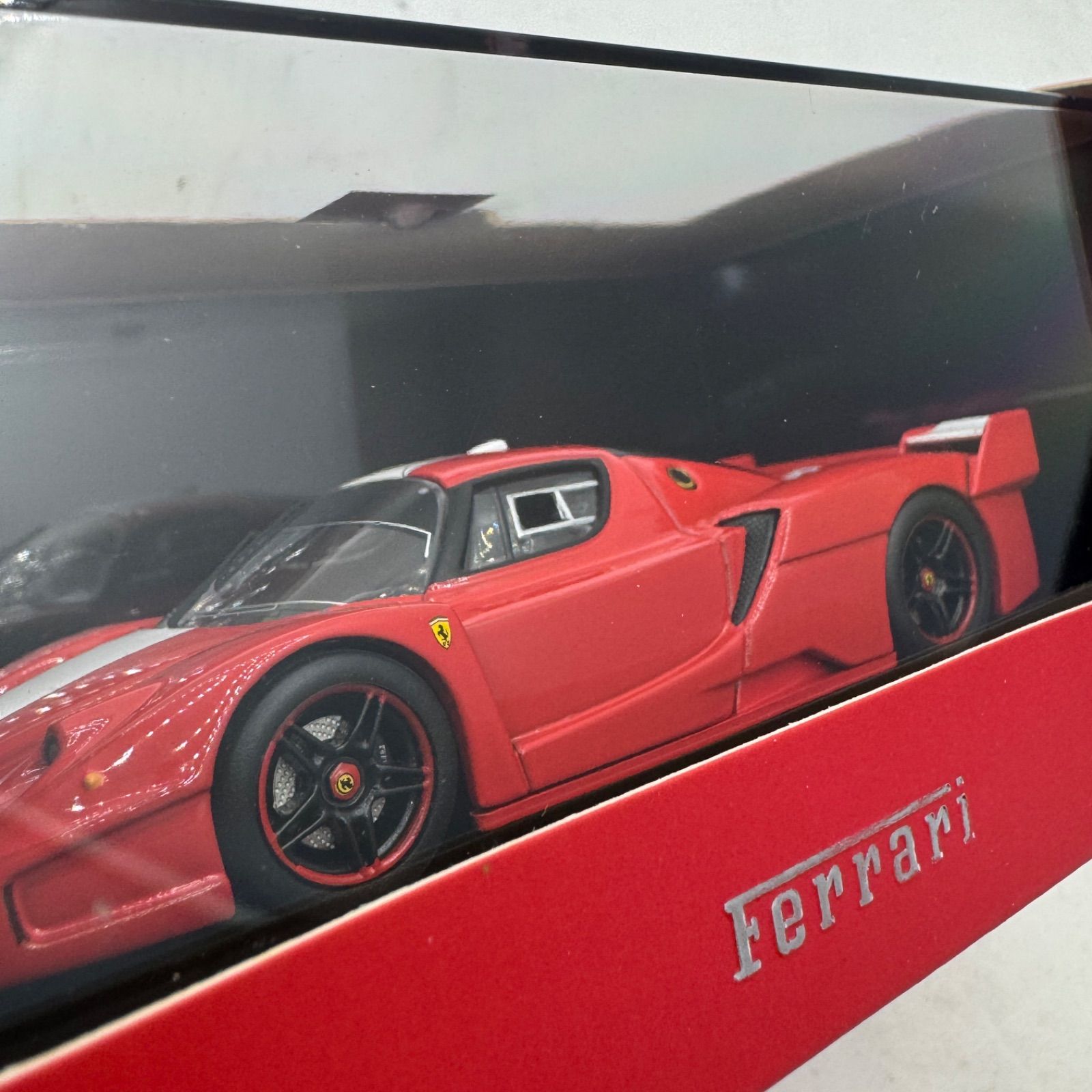 Ferrari FXX 2005 赤色 ミニカー ケース付き IXO 1/43 フェラーリ FXX 2005 ダイキャスト ミニカー レッド 箱